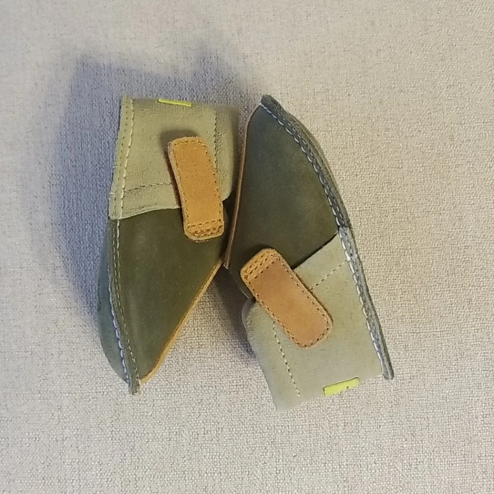 Pipit Stripe Suede Toddler Shoes in Olive/Tan